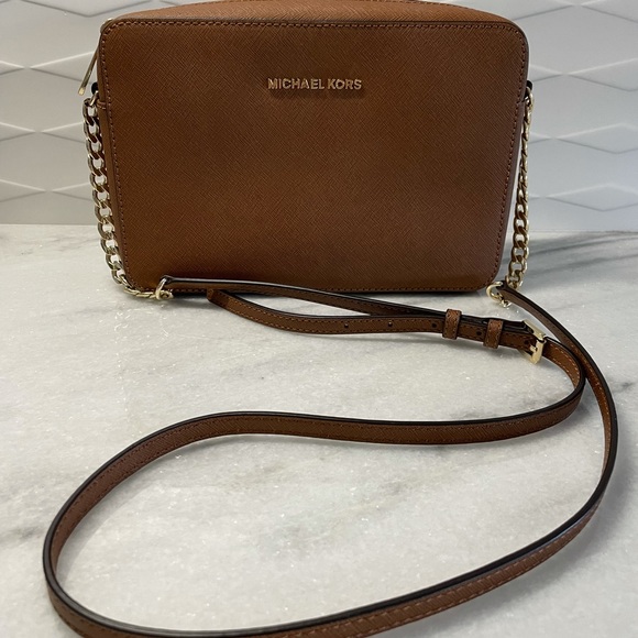 MICHAEL Kors NWOT
Jet Set East West Leather BAG - Picture 9 of 14